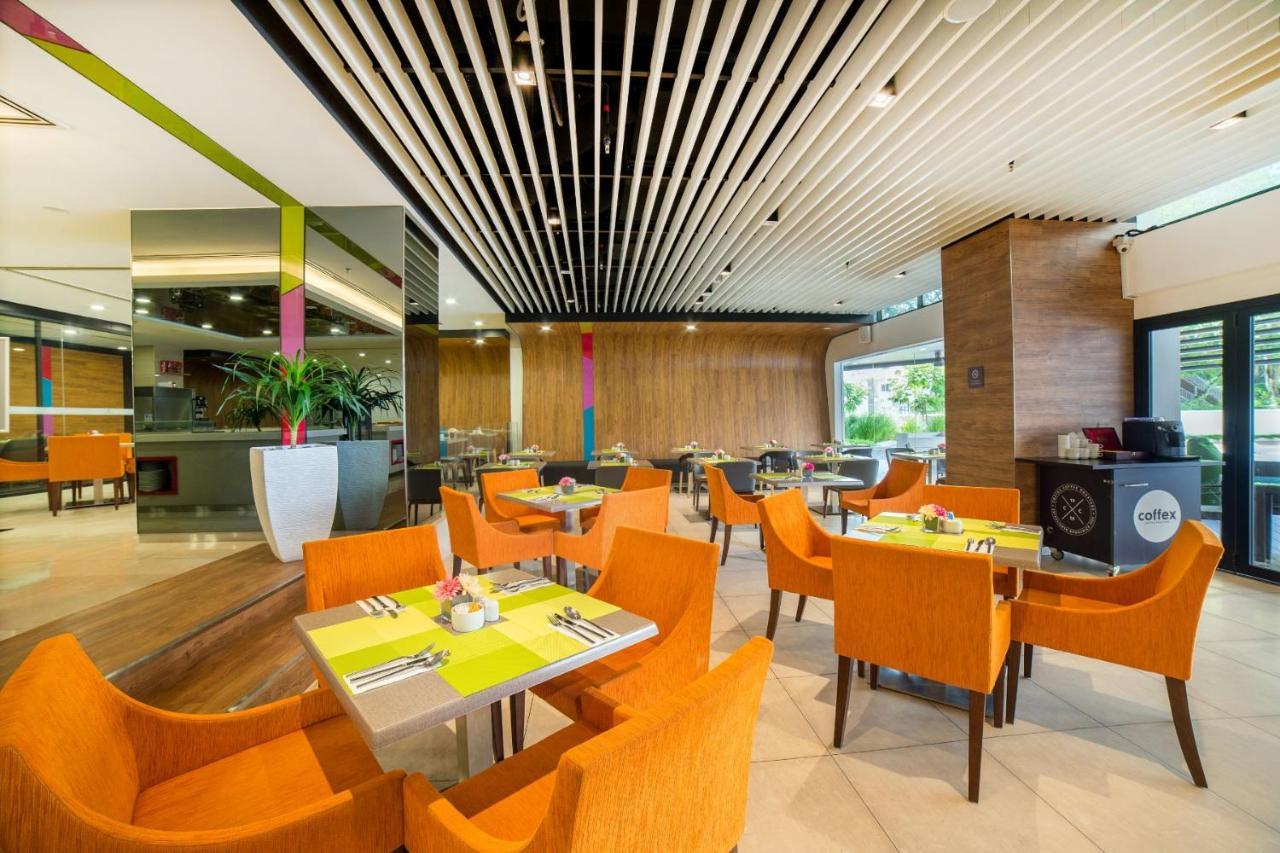 Oakwood Hotel & Residence Kuala Lumpur Exterior foto
